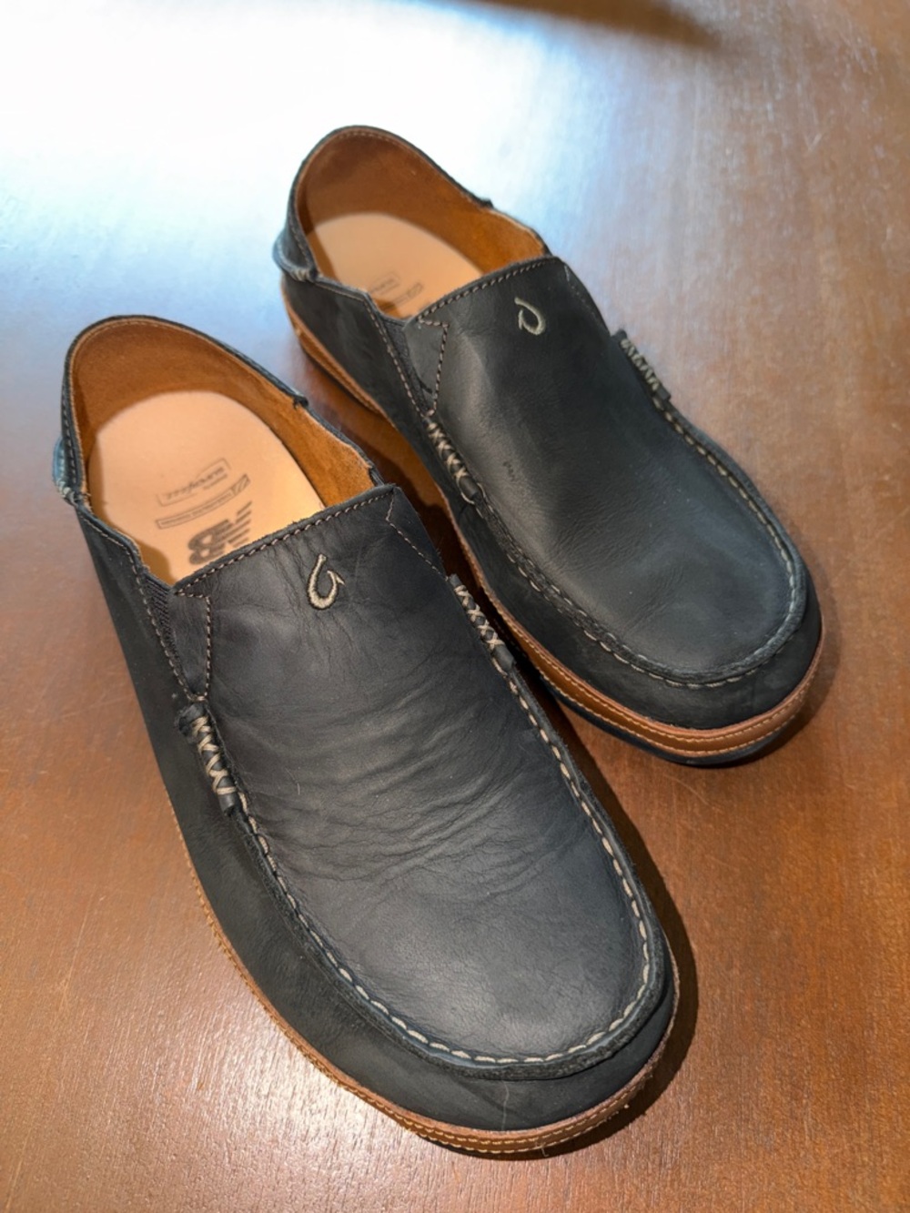 OluKai Casual Slip-On Leather Loafers Moloā // 10.5 43.5 // black & chocolate